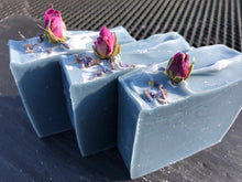 Load image into Gallery viewer, Lavender Rose Garden