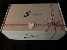 Load image into Gallery viewer, Rose Geranium gift box
